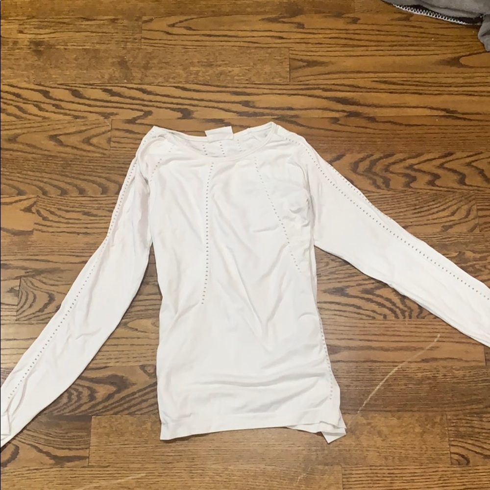 White altheltic shirt